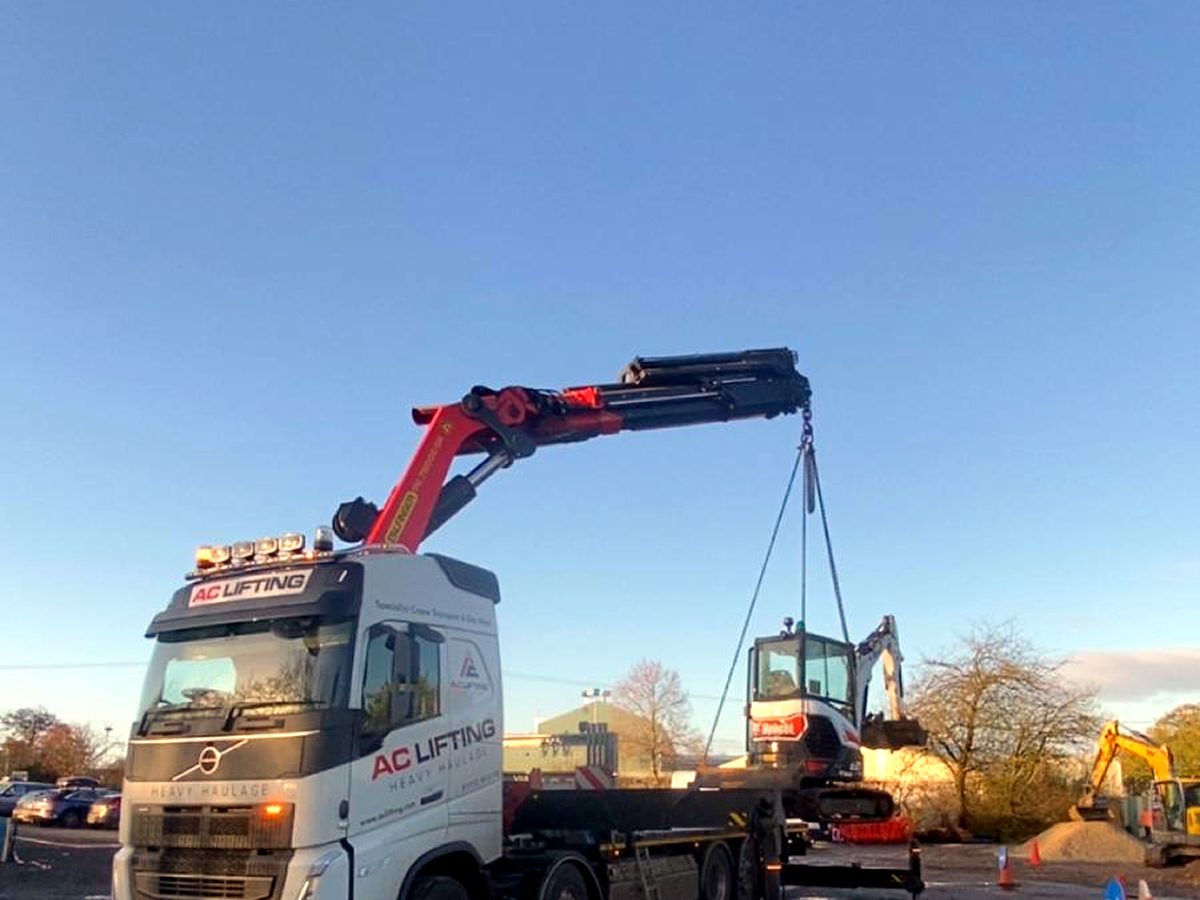Precise lift and placement of a GRP kiosk at a customer yard.